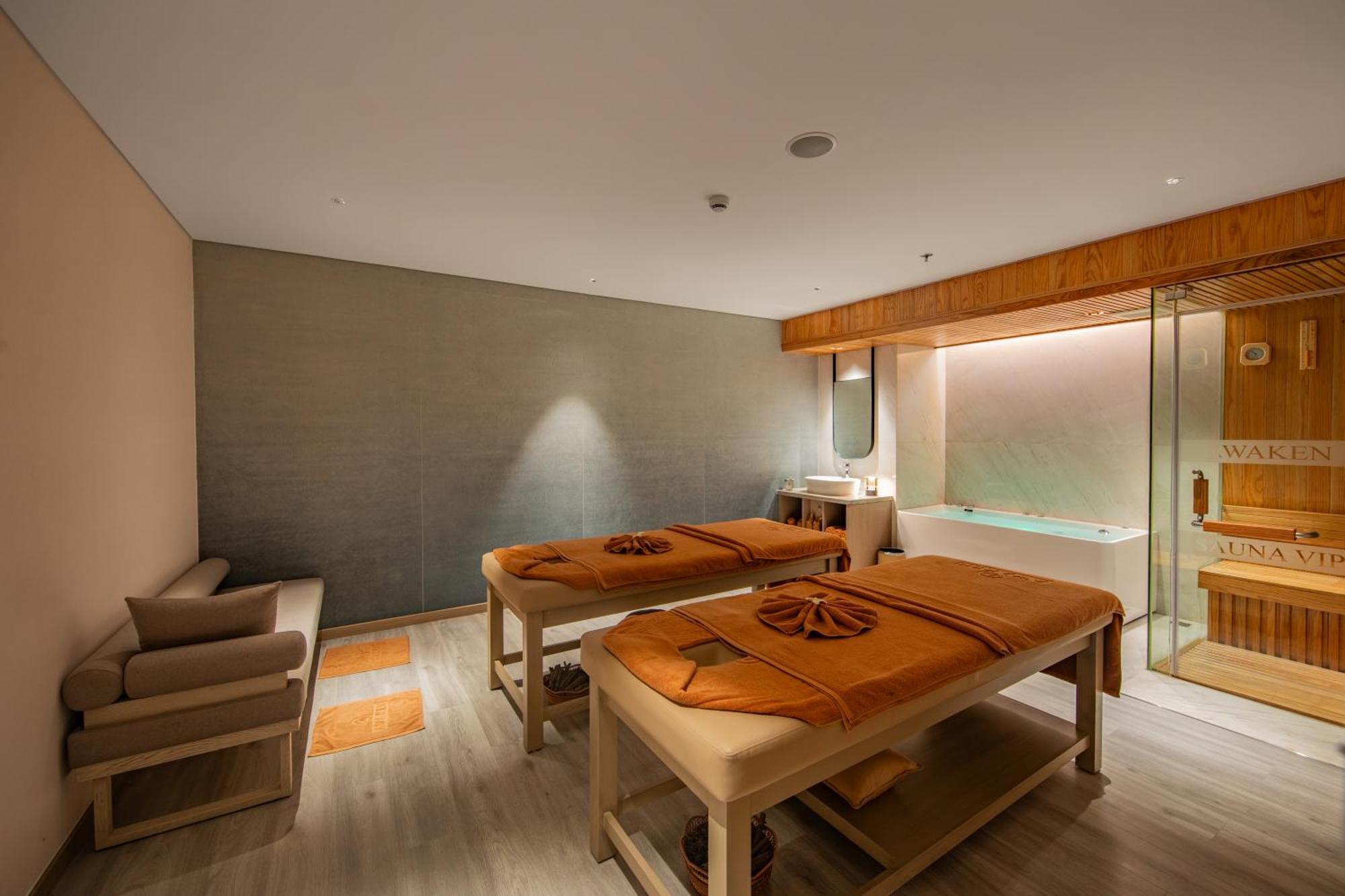 Awaken Da Nang Hotel ภายนอก รูปภาพ