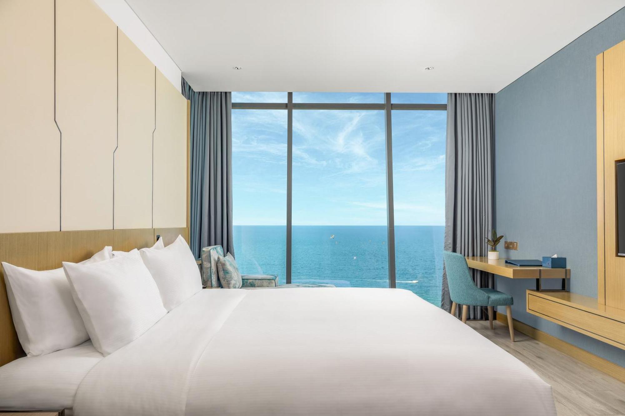 Awaken Da Nang Hotel ภายนอก รูปภาพ