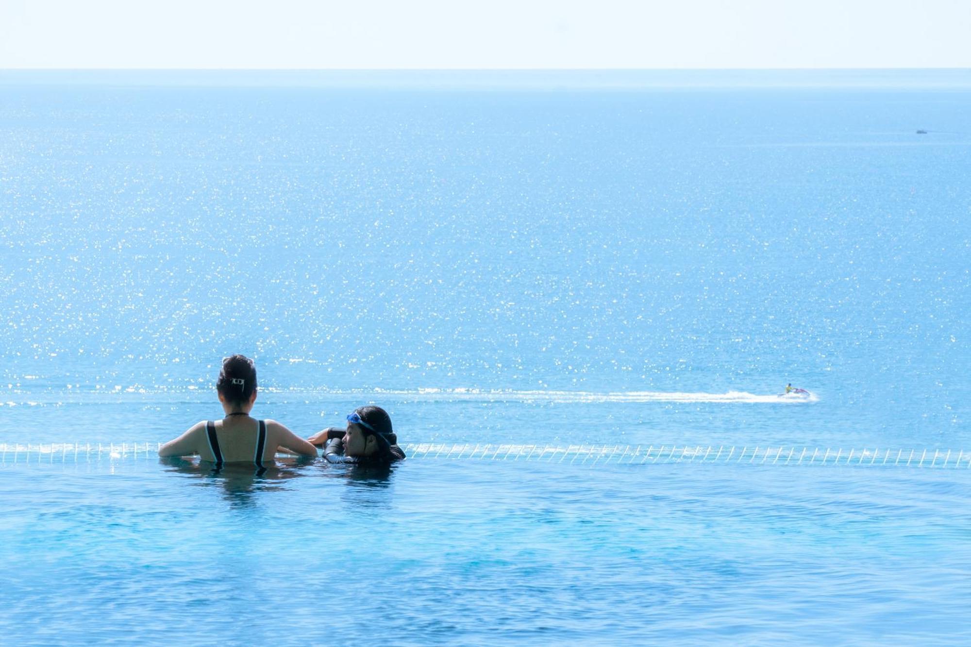 Awaken Da Nang Hotel ภายนอก รูปภาพ